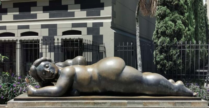 Medellín: City Center Tour Beyond the History and New Valley - Tour Highlights