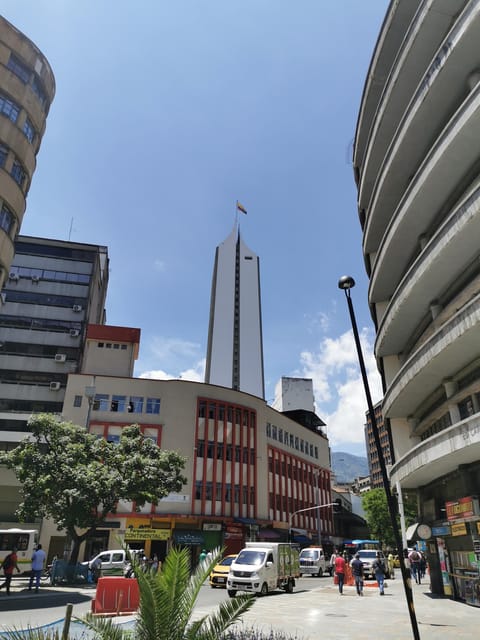 Medellín: City Center Tour Beyond the History and New Valley - Reflection at Casa De La Memoria