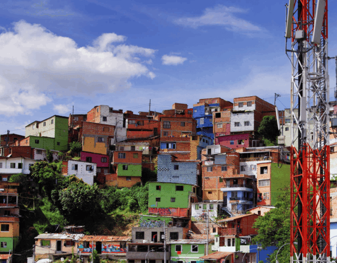 Medellín City Tour and Comuna 13 Experience - Discovery at Parque De Los Pies Descalzos