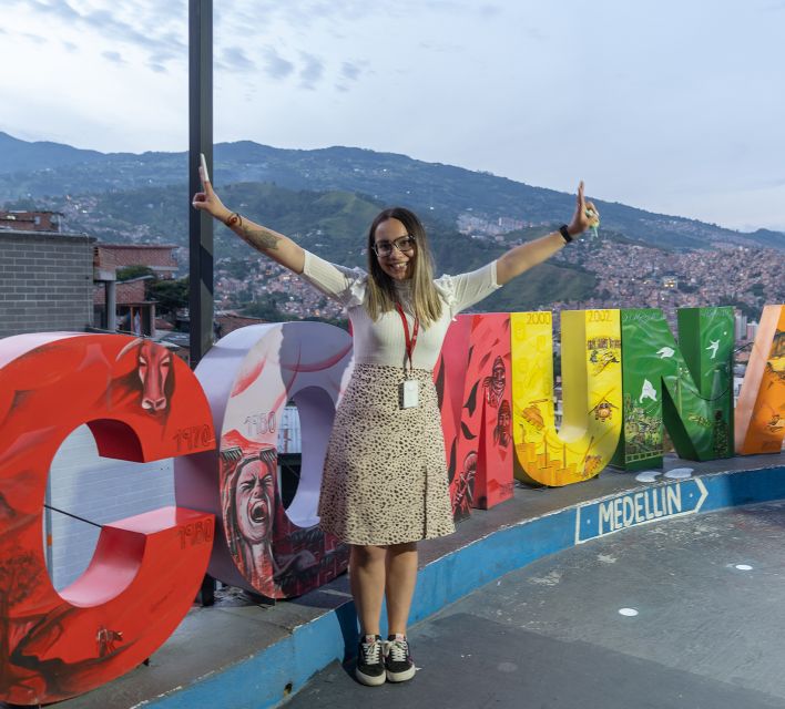 Medellin: City Tour & Comuna 13 Graffiti Tour - Itinerary Highlights