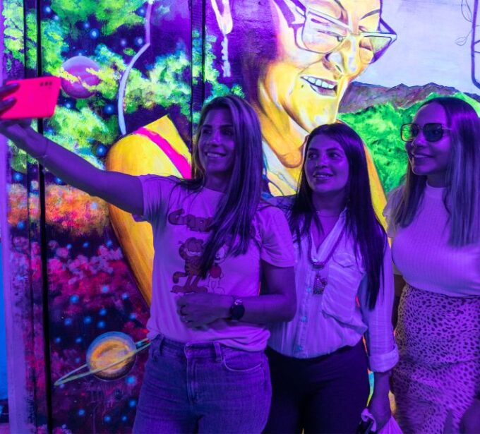 Medellin: City Tour & Comuna 13 Graffiti Tour - Free Cancellation and Refund