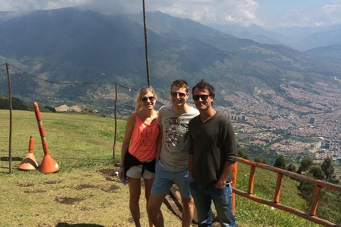 Medellin City Tour Including Paragliding and Food Tasting - Itinerary Highlights
