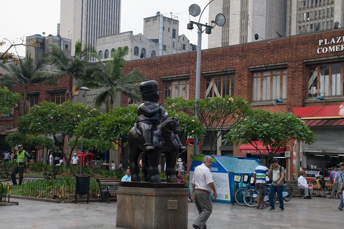 Medellin City Tour With Plaza De Botero and Antioquia Museum - Visiting Parque De Bolivar