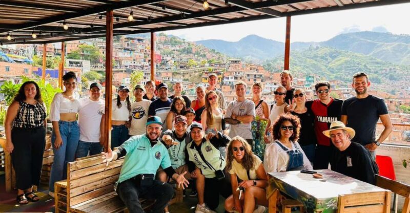 Medellín: Comuna 13 and Graffiti Guided Tour With a Local - Key Points