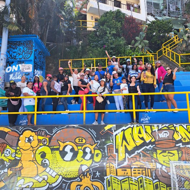 Medellín: Comuna 13 and Graffiti Guided Tour With a Local - Experience Highlights