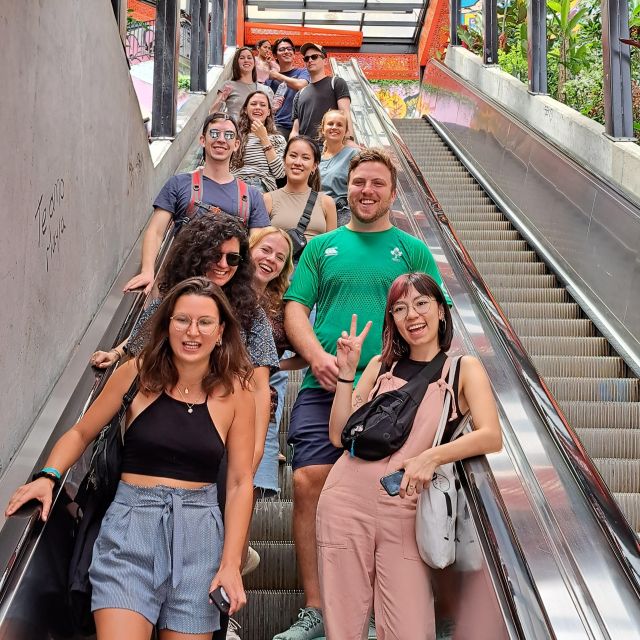 Medellín: Comuna 13 and Graffiti Guided Tour With a Local - Meeting Point and Transportation