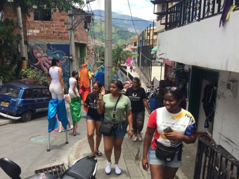 Medellin: Comuna 13 and Social Innovation Tour - Historical Context