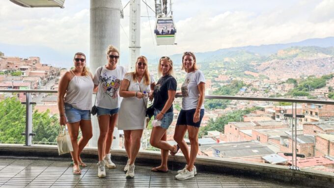 Medellin: Comuna 13 Graffiti Tour, Street Food and Cable Car - Additional Information