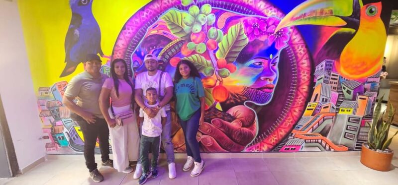 Medellín: Comuna 13 Graffiti Tour With Protein Shake Making - Key Points