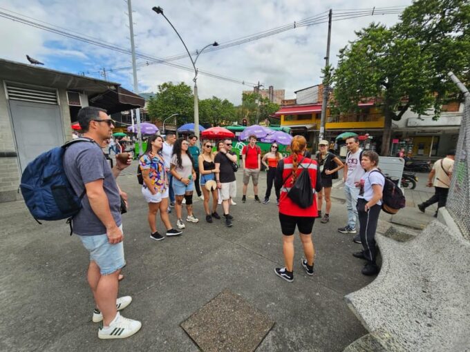 Medellín: Comuna 13 Graffiti Tour With Protein Shake Making - Language Options and Cancellation Policy