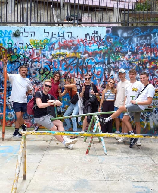 Medellín: Comuna 13 (Graffitour) Discover the Transformation - Scenic Views and Photo Stops