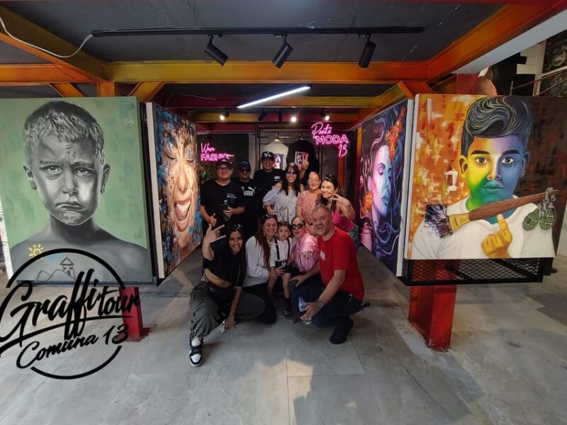 Medellín: Comuna 13 History and Graffiti Walking Tour - Key Points