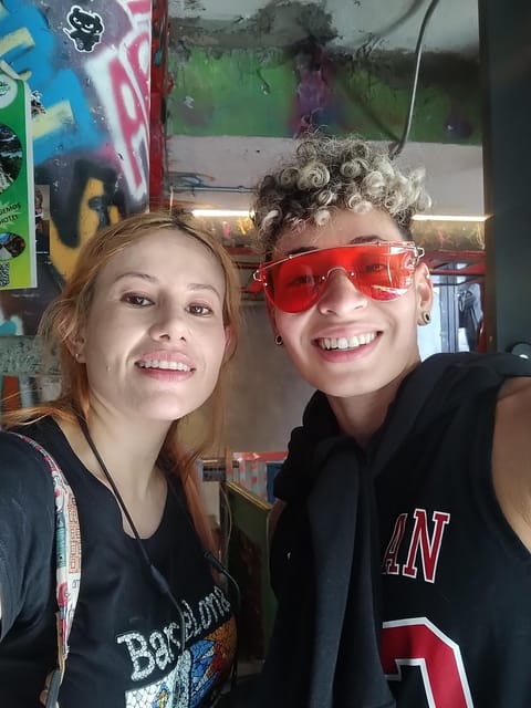 Medellín: Comuna 13 History and Graffiti Walking Tour - Exploring Comuna 13s History