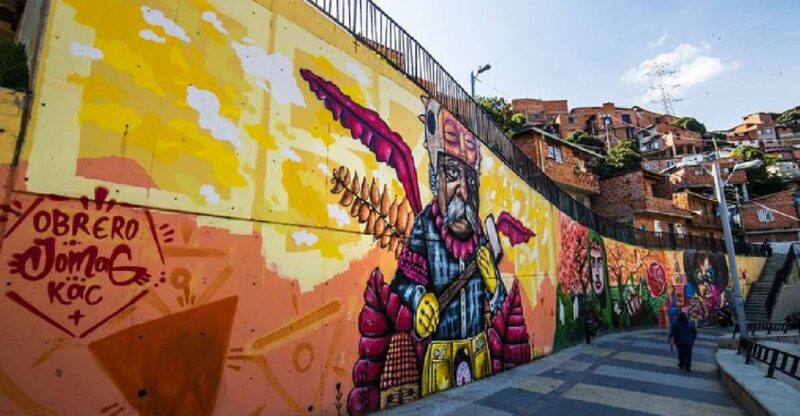 Medellín: Comuna 13, Pueblito Paisa, & Antioquia Museum Tour - Key Points