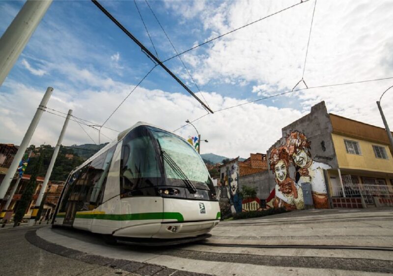 Medellín: Comuna 13, Pueblito Paisa, & Antioquia Museum Tour - Itinerary Highlights