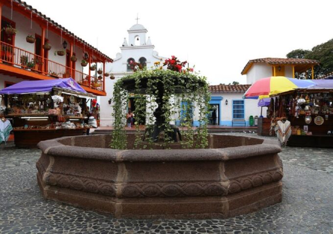 Medellín: Comuna 13, Pueblito Paisa, & Antioquia Museum Tour - Frequently Asked Questions