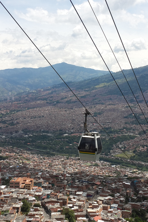Medellín: Comuna 13 Struggle and Splendor - Cultural and Historical Insights