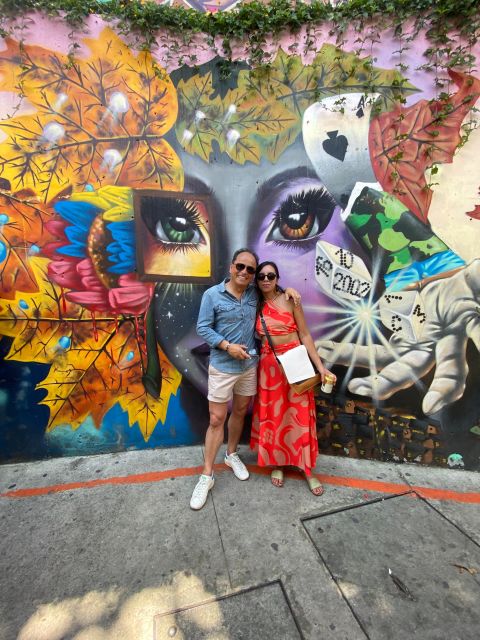 Medellín: Comuna 13 With Locals and Snacks - Key Points