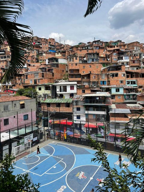 Medellín: Comuna 13 With Locals and Snacks - Customer Reviews and Ratings
