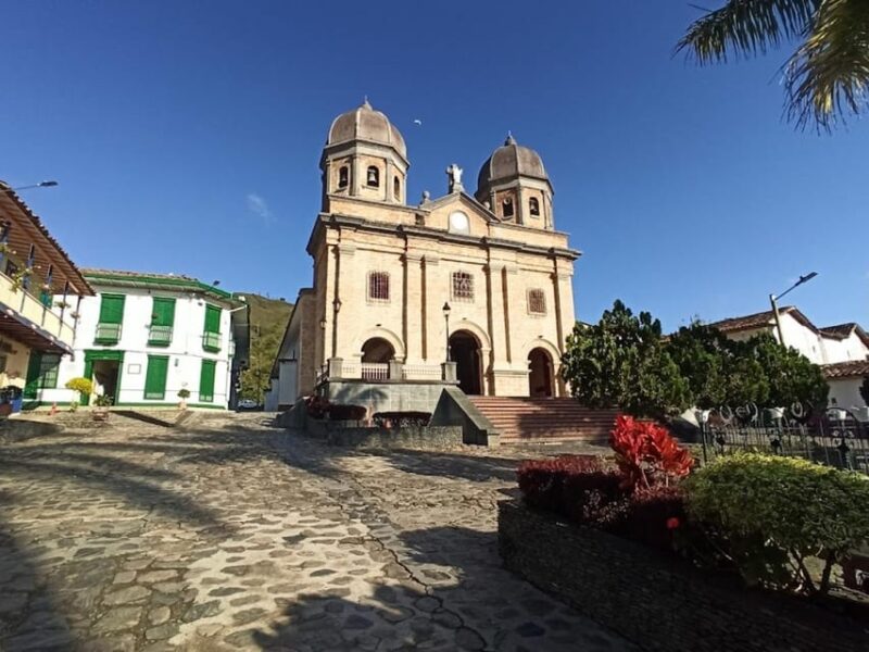 MEDELLIN: CONCEPTION TOUR + ALTO DE LA VIRGEN + ALEJANDRIA TRAIL - Pickup Locations