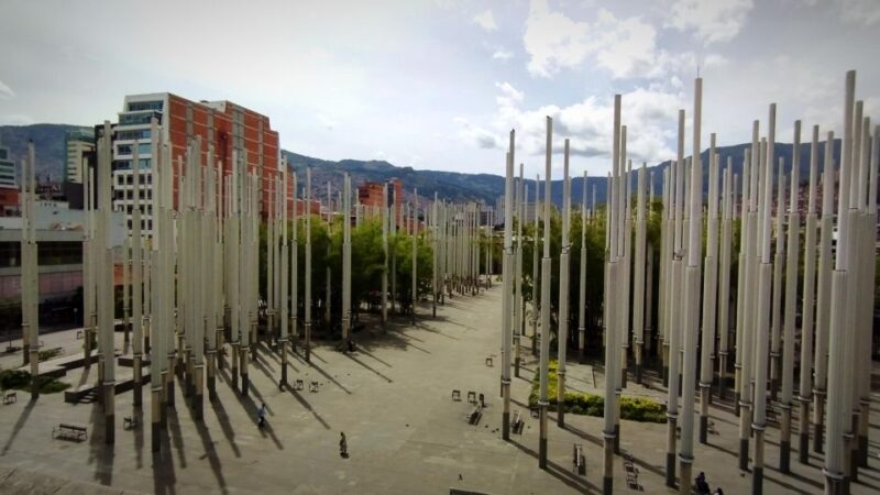 Medellin Downtown: History and Culture Through Fun Stories - Tour Experience