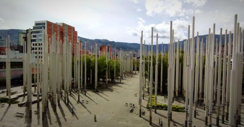 Medellin Downtown: History and Culture Through Fun Stories - Key Points