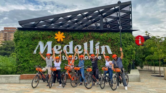 Medellín: Express E-Bike City Tour + Refreshing Local Drink - Accessibility and Requirements