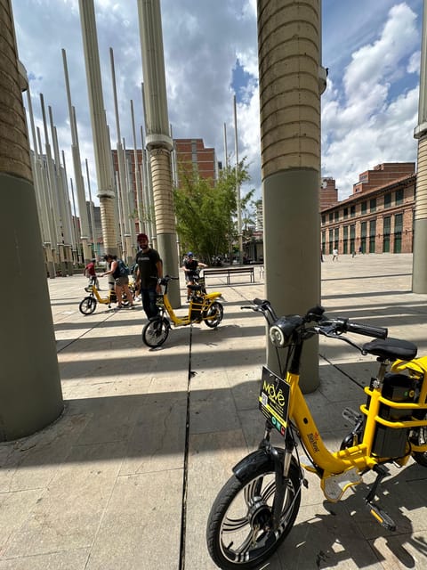 Medellín Full Day Electric Bike Tour + Lunch + Commune 13 - Key Points