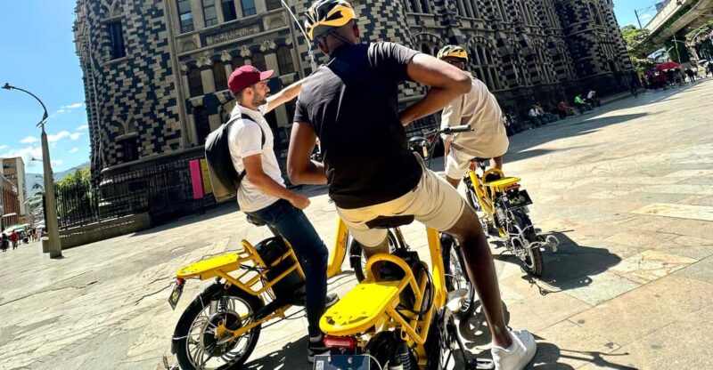 Medellín Full Day Electric Bike Tour + Lunch + Commune 13 - Itinerary Highlights