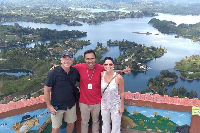 Medellin Guatapé and El Peñól Private Tour (8 Hrs.) - Accessibility and Booking