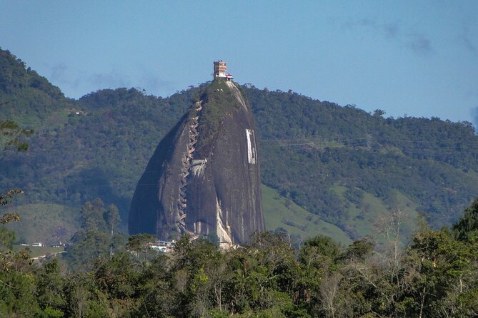 Medellin Guatapé and El Peñól Private Tour (8 Hrs.) - Accessibility and Booking