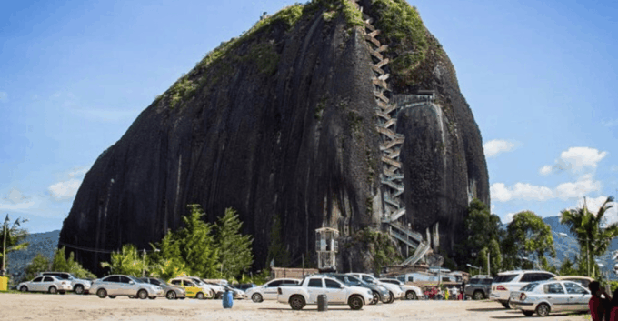Medellin: Guatape and El Penol Rock Day Trip With Boat Ride - Boat Cruise on Guatape Reservoir