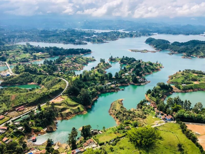 Medellin: Guatapé Day Trip & Boat to Pablo Escobars Estate - Customer Feedback