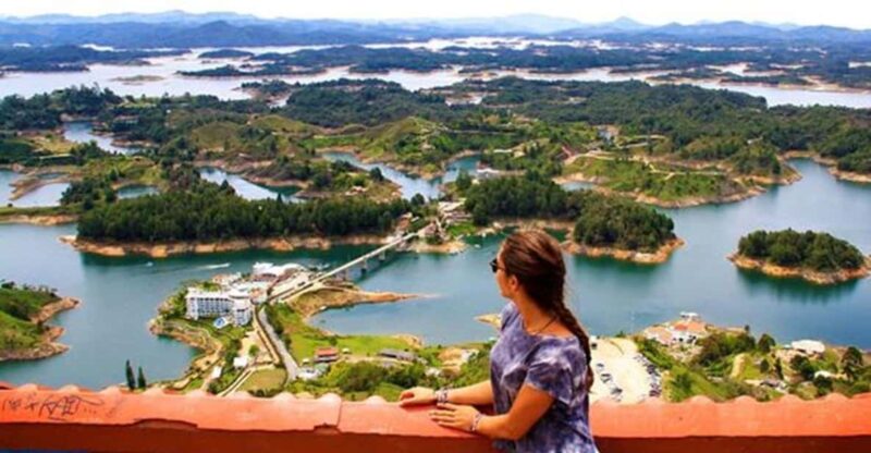 MEDELLÍN: GUATAPÉ, EL PEÑOL + PARAGLIDING! - Key Points