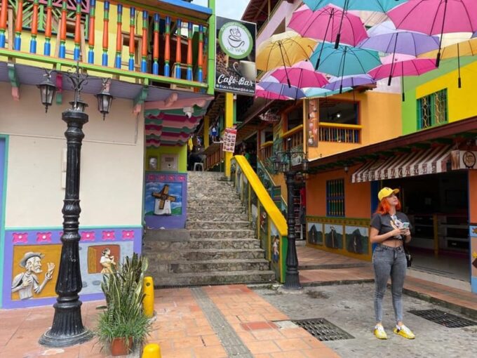 MEDELLÍN: GUATAPÉ, EL PEÑOL, RETIRO & TEKENDAMITA FALLS - Scenic Route and Cultural Experience