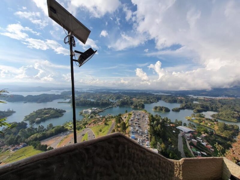 MEDELLIN: GUATAPE + OLD PEÑOL + MALECON + PARTY BOAT TOUR - Old Peñol