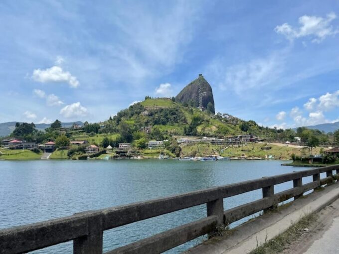MEDELLIN: GUATAPE + OLD PEÑOL + MALECON + PARTY BOAT TOUR - Malecon and Boat Tour
