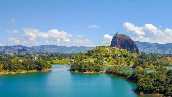 Medellín: Guatapé Private Tour With Helicopter & Boat Ride - Customer Reviews