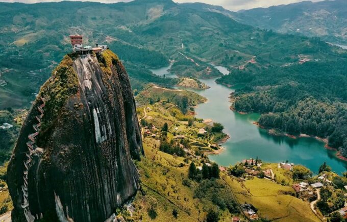 Medellin & Guatape: Three Days of Tour Experience and Magic - Paisa for a Day City Tour and Comuna 13