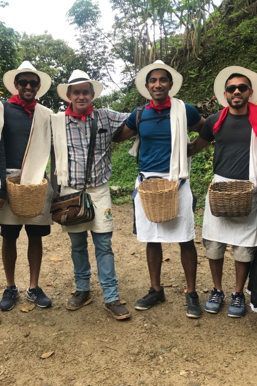 Medellín: Guatape Village With Coffee and Fruit Tasting Tour - Climb Peñol Rock