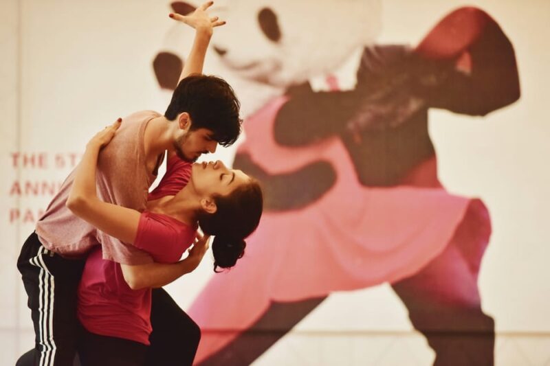 Medellín: Learn to Dance Salsa With a Professional - Key Points