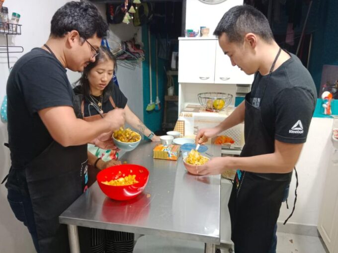 Medellin: Learn to Make Colombian Empanadas From Scratch - Getting to the Venue