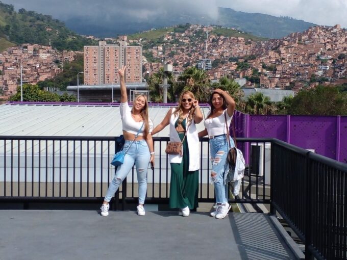 Medellin: New Tour of Neighborhoods, 13 San Javier and 3 Manrique - Mobility and Weather Considerations