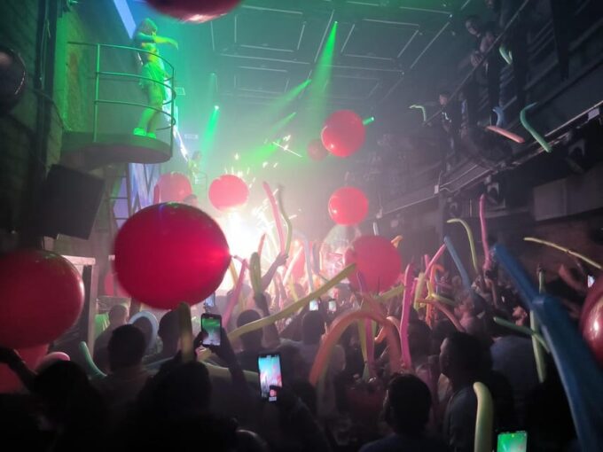 Medellin: Nightlife in Rooftops and Clubs of El Poblado - Cocktails and Local Parties