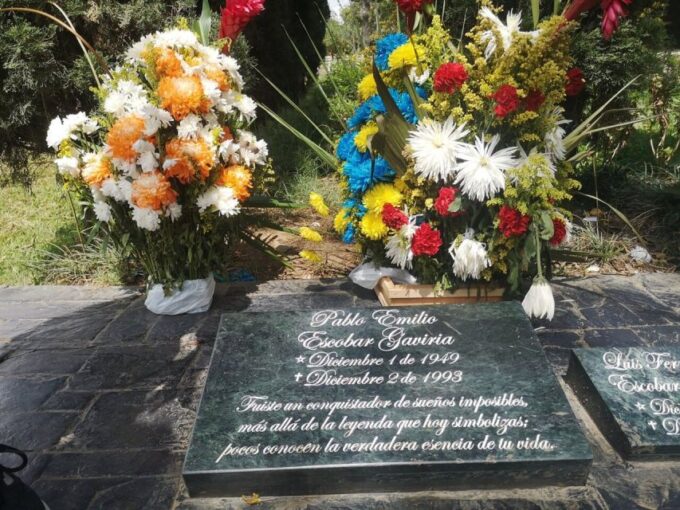 Medellin: Pablo Escobar, Dark Times & the New Medellin Tour - Visiting Escobars Grave Site