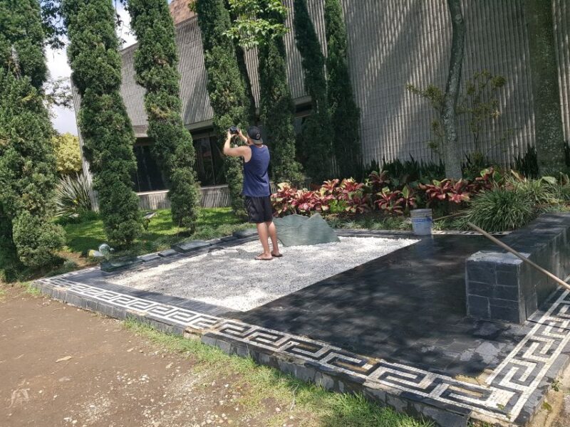 Medellín: Pablo Escobar Jail Private Tour - Tour Highlights