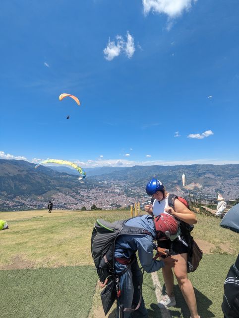 Medellin: Paragliding Tour. Transportation and Snack - Safety and Conditions