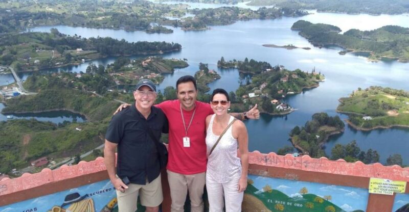 Medellin: Peñol Rock and Guatape Group Tour - Itinerary Highlights