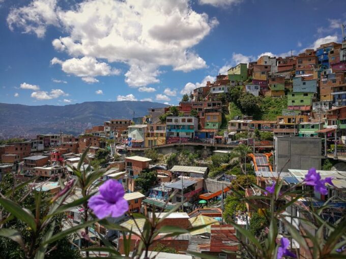 Medellín: Private City Tour With Metrocable and Comuna 13 - Metrocable and Parques Del Rio