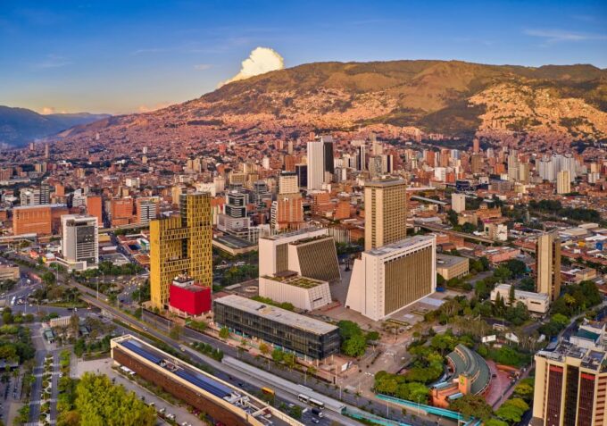 Medellín: Private City Tour With Metrocable and Comuna 13 - Inclusions and Logistics